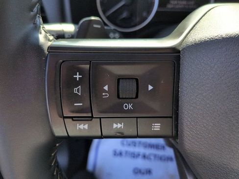 Used 2025 Nissan Rogue SV image 18