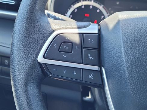Used 2023 Toyota Highlander L AWD/4WD image 18