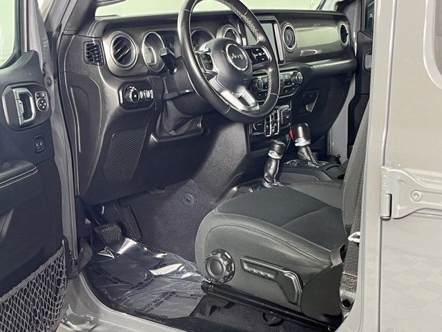Used 2018 Jeep Wrangler Unlimited Sahara AWD/4WD image 21