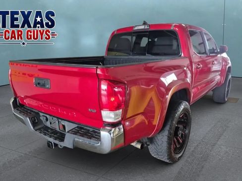 Used 2018 Toyota Tacoma SR5 RWD image 2