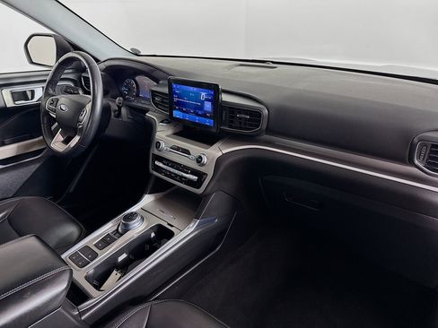 Used 2022 Ford Explorer XLT w/ Equipment Group 202A image 36