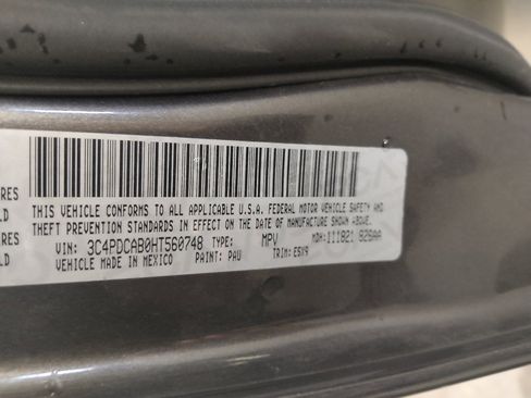 Used 2017 Dodge Journey SE FWD image 33