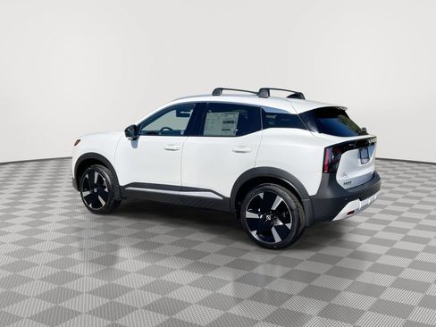 New 2026 Nissan Kicks SR w/ Cold Weather Package AWD/4WD image 7