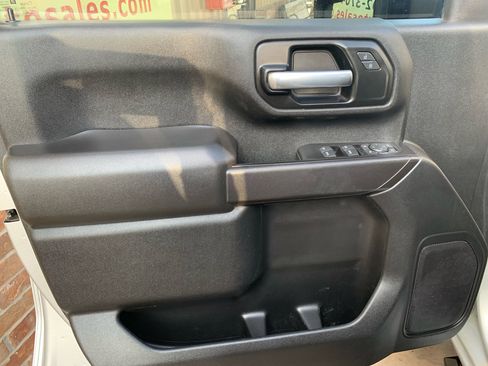 Used 2021 Chevrolet Silverado 2500 Custom w/ Custom Value Package image 22