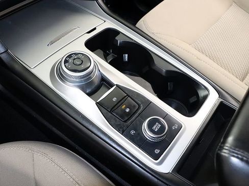 Used 2022 Ford Explorer 4WD w/ Class IV Trailer Tow Package image 23