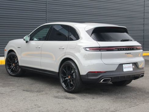New 2026 Porsche Cayenne E-Hybrid AWD/4WD image 3