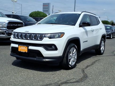 Used 2022 Jeep Compass Latitude AWD/4WD image 3