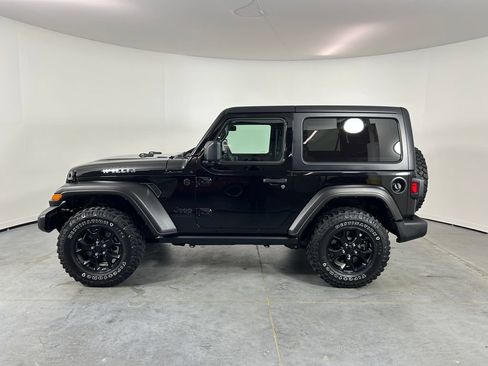 Used 2022 Jeep Wrangler Sport AWD/4WD image 2