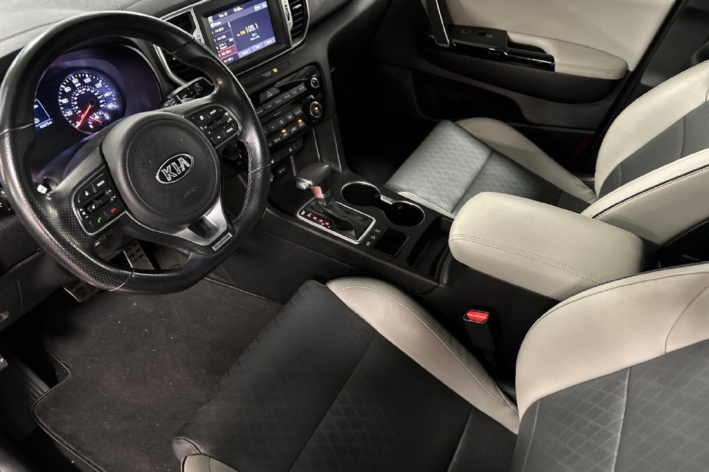 Used 2019 Kia Sportage EX w/ EX Sport Appearance Package AWD/4WD image 4