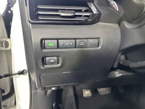 Used 2021 Nissan Sentra SR w/ SR Premium Package image 19