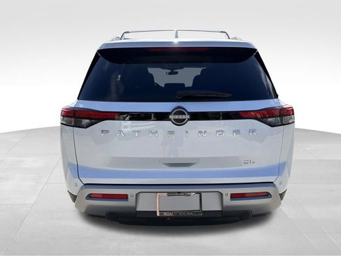 Certified 2025 Nissan Pathfinder SL image 7