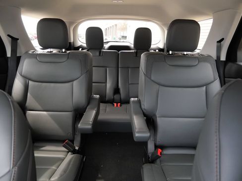 New 2026 Ford Explorer Active w/ Active Comfort Package AWD/4WD image 15