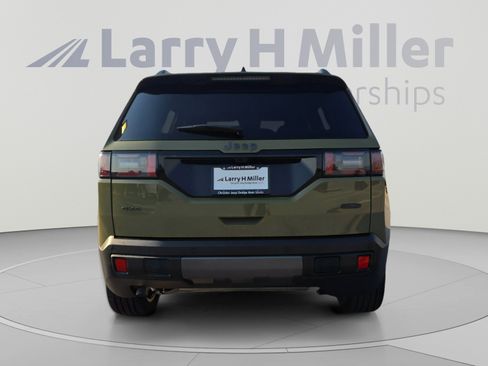 New 2026 Jeep Cherokee Overland w/ Trailer Tow Group AWD/4WD image 4