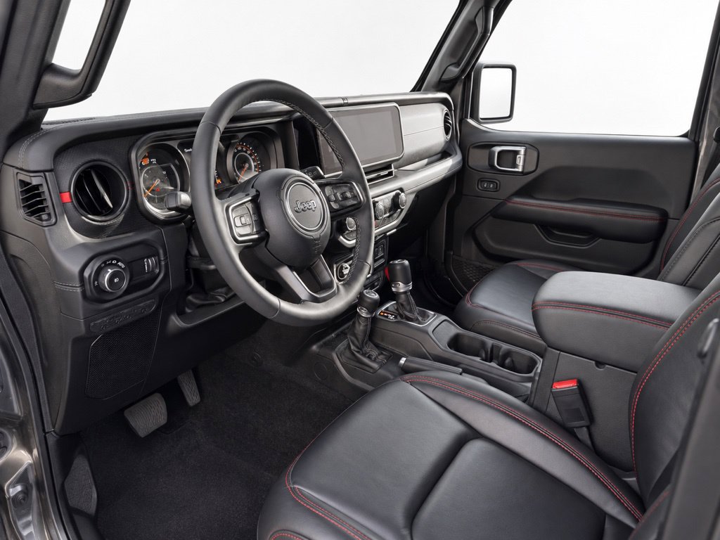 Used 2025 Jeep Wrangler Unlimited Rubicon w/ Safety Group AWD/4WD image 9
