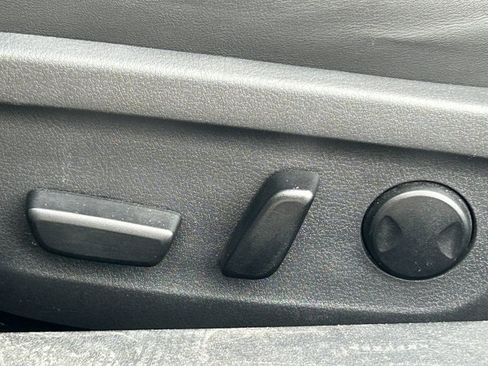 Used 2023 MAZDA MAZDA3 s image 25