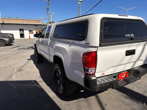 Used 2020 Toyota Tacoma SR RWD image 6