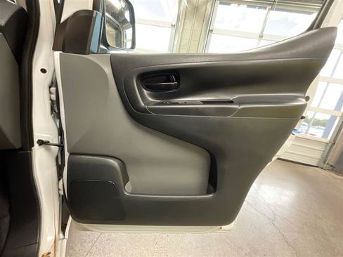 Used 2017 Nissan NV200 S w/ Cruise Control Package image 16
