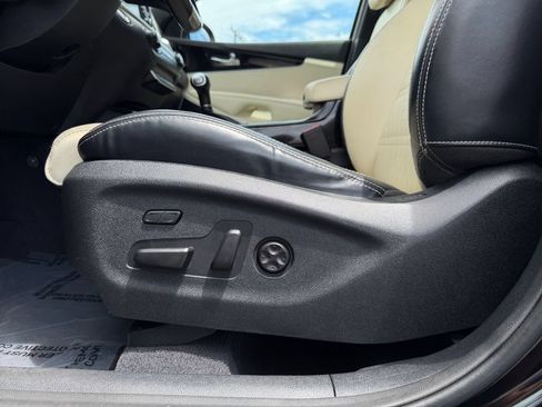 Used 2017 Kia Sorento SX FWD image 43