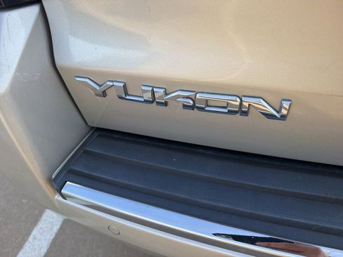 Used 2017 GMC Yukon Denali w/ Open Road Package AWD/4WD image 8