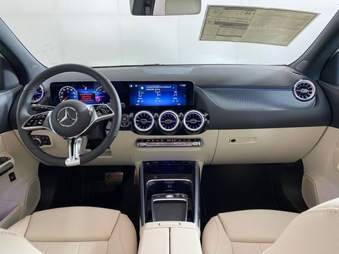 Used 2026 Mercedes-Benz GLA 250 4MATIC image 14