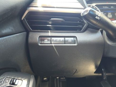 Used 2025 Nissan Altima 2.5 SV FWD image 15