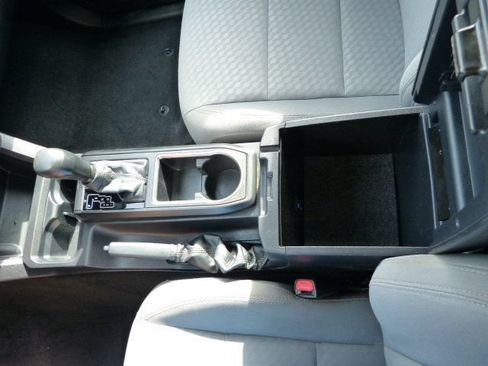 Used 2022 Toyota Tacoma SR RWD image 35