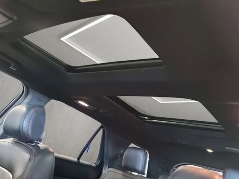 Used 2016 Ford Explorer Sport AWD/4WD image 4