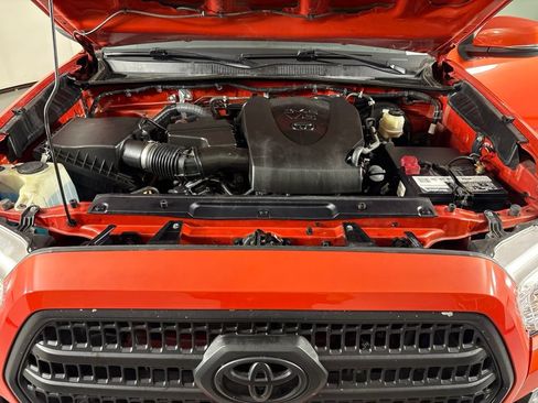 Used 2016 Toyota Tacoma TRD Sport AWD/4WD image 51