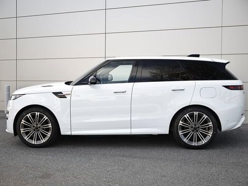New 2026 Land Rover Range Rover Sport Dynamic SE AWD/4WD image 4