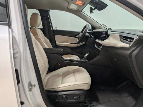 Used 2025 Buick Encore GX Avenir w/ Avenir Technology Package image 19