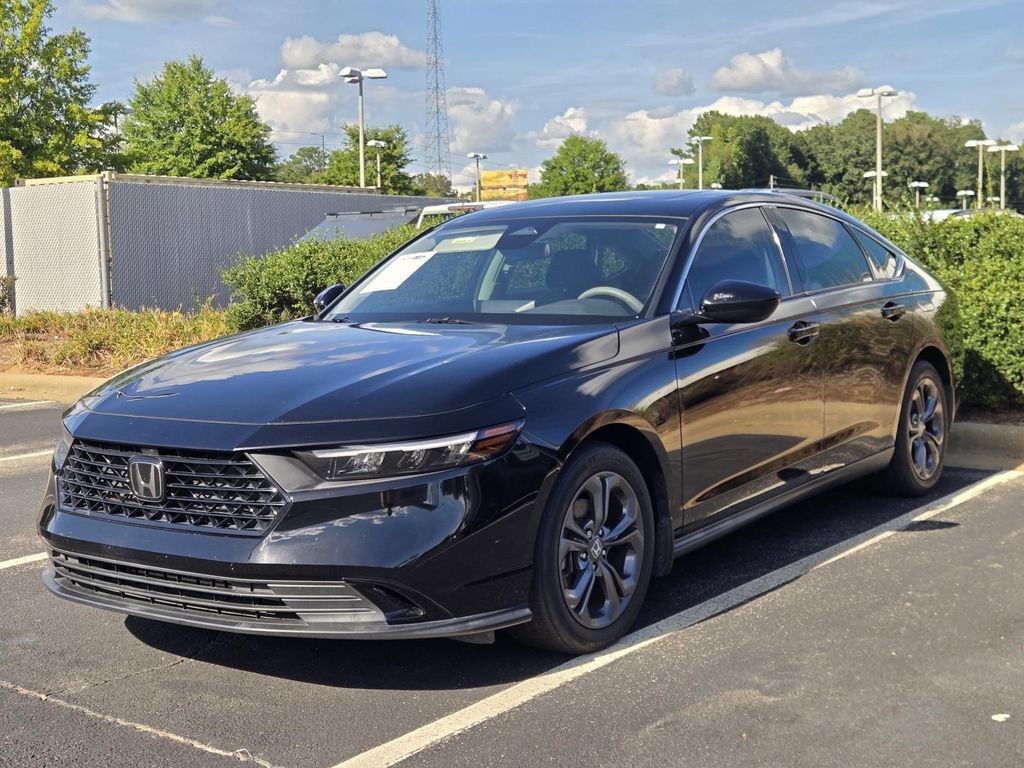 Used 2023 Honda Accord EX image 4