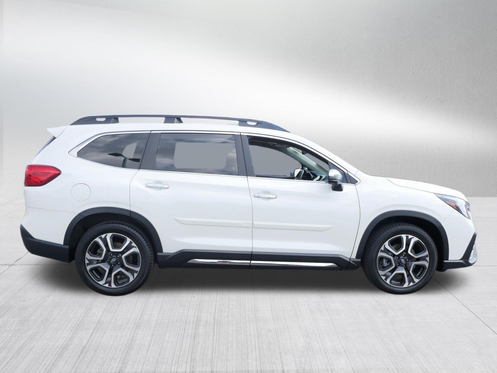 Used 2023 Subaru Ascent Touring AWD/4WD image 8