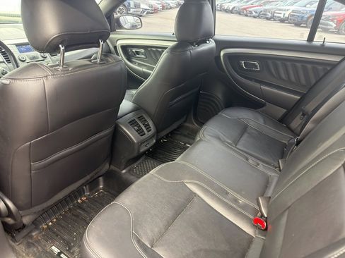 Used 2015 Ford Taurus SEL image 9