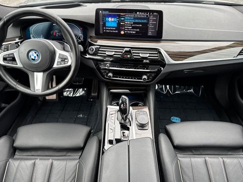 Certified 2023 BMW 530e w/ M Sport Package image 3