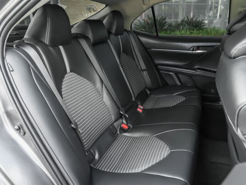 Used 2021 Toyota Camry SE image 37