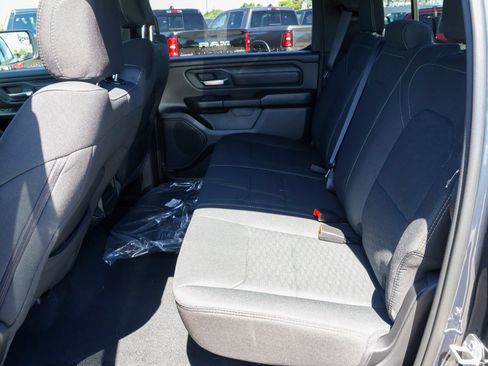 New 2026 RAM 1500 Express AWD/4WD image 13