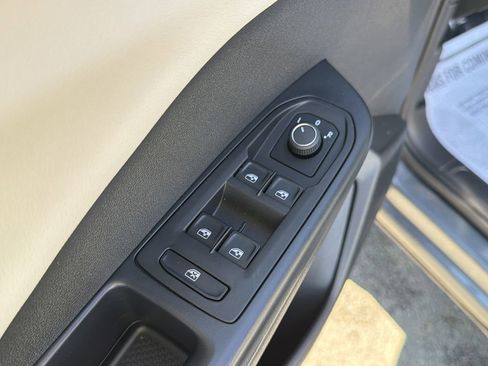 Used 2025 Volkswagen Taos S image 23