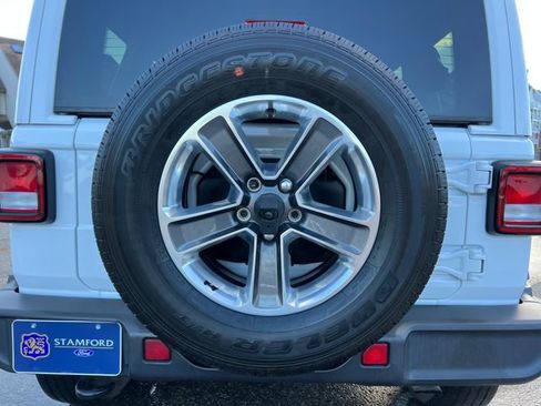 Used 2022 Jeep Wrangler Unlimited Sahara image 15