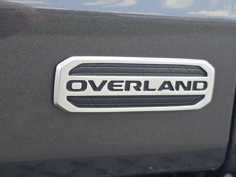 Used 2022 Jeep Gladiator Overland w/ Popular Equipment Package AWD/4WD image 10