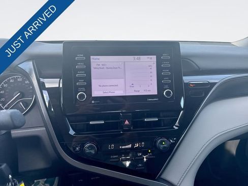 Used 2024 Toyota Camry SE image 16