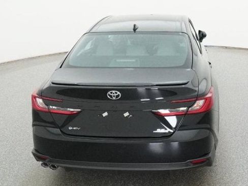 New 2026 Toyota Camry Hybrid FWD image 6