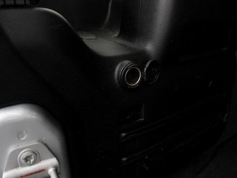 Used 2022 Jeep Wrangler Unlimited Rubicon w/ Cold Weather Group image 40