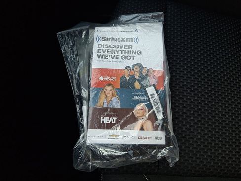 Certified 2023 GMC Acadia SLE w/ Driver Convenience Package image 25