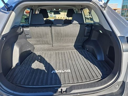 Used 2021 Toyota RAV4 LE image 23