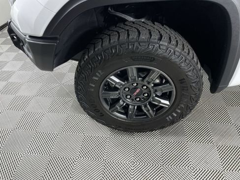 Used 2025 GMC Sierra 1500 AT4X image 34