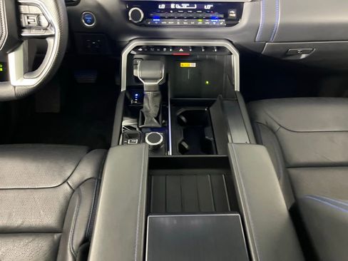 Used 2024 Toyota Sequoia Platinum image 16