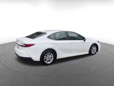 Used 2025 Toyota Camry LE image 15