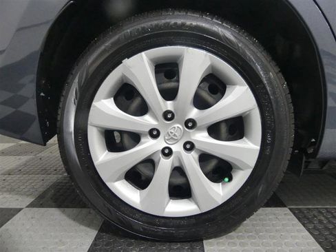 Used 2019 Toyota Corolla LE image 17