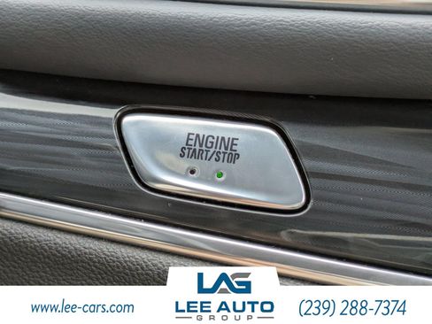 Used 2020 Buick Enclave Essence w/ Sound and Sites Package FWD image 32