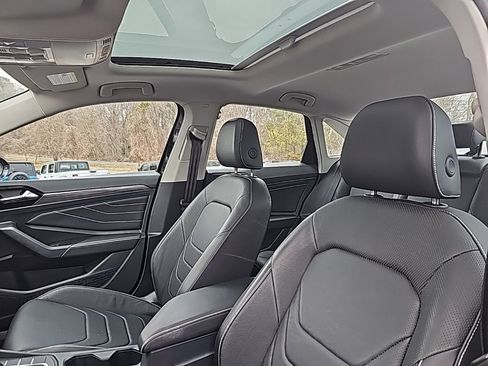 Used 2024 Volkswagen Jetta SEL image 10